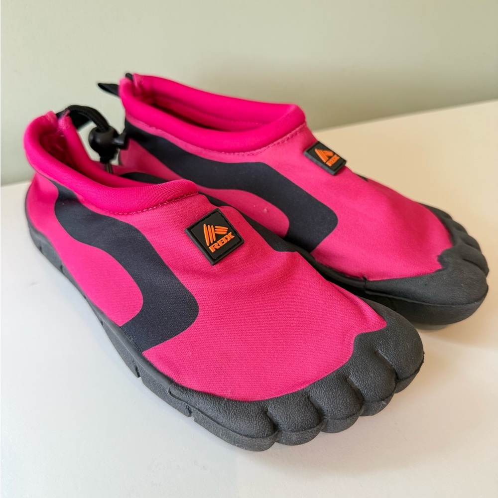 Reef RBX kids Water Shoes size 2/3 pink and black